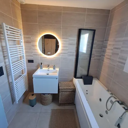 Maison *