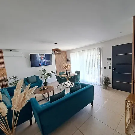 Maison بيت للعطل *